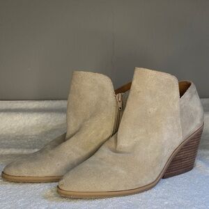 Lucky Brand Beige Suede Wedge Ankle Booties (Size 9.5)